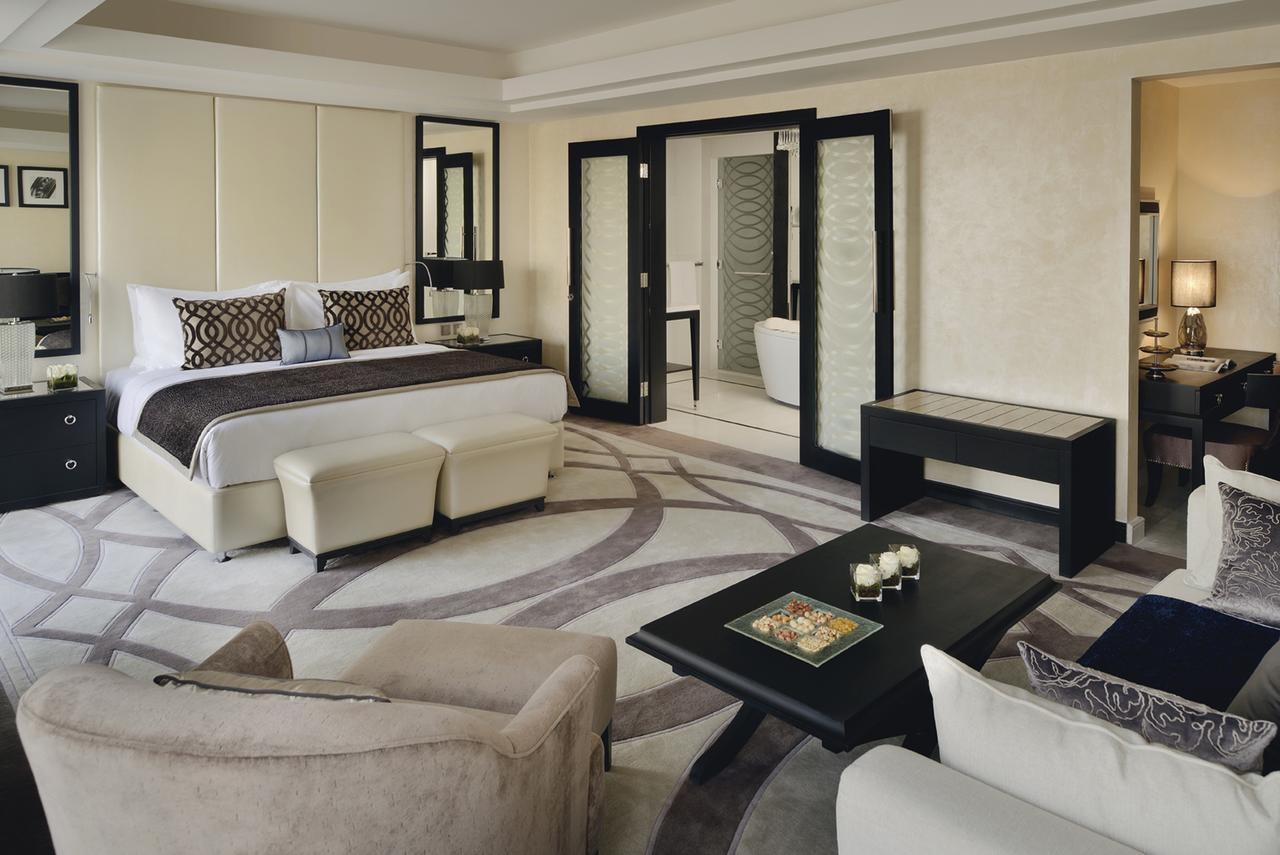 Voco - Riyadh, An Ihg Hotel - فندق فوكو الرياض, احدى فنادق مجموعة إنتركونتيننتال Екстер'єр фото A suite at the Jumeirah Emirates Towers Hotel