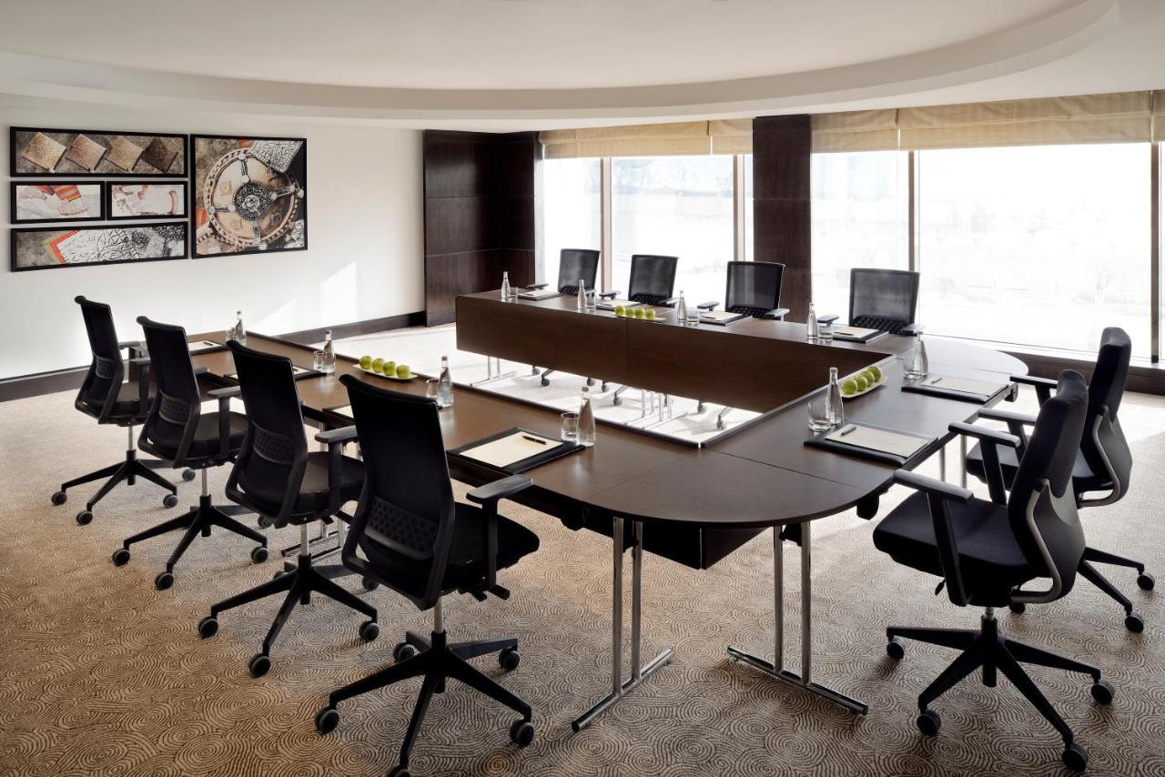 Voco - Riyadh, An Ihg Hotel - فندق فوكو الرياض, احدى فنادق مجموعة إنتركونتيننتال Екстер'єр фото A meeting room