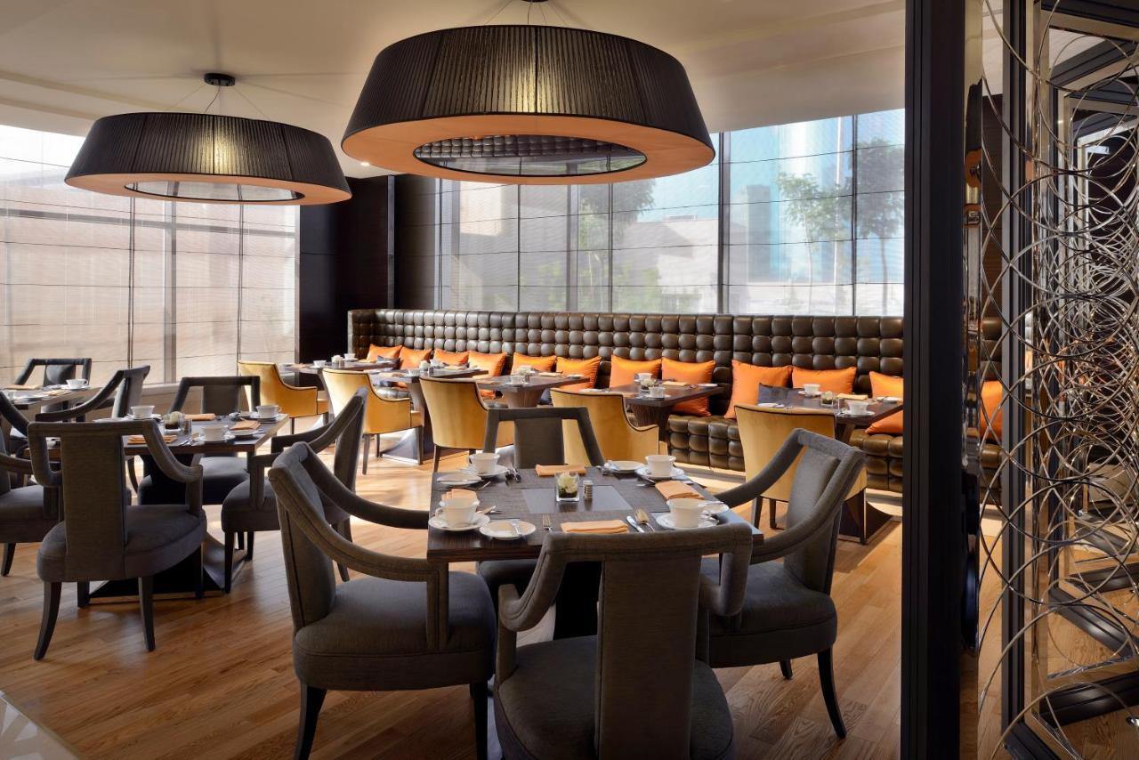 Voco - Riyadh, An Ihg Hotel - فندق فوكو الرياض, احدى فنادق مجموعة إنتركونتيننتال Екстер'єр фото The interior of the restaurant